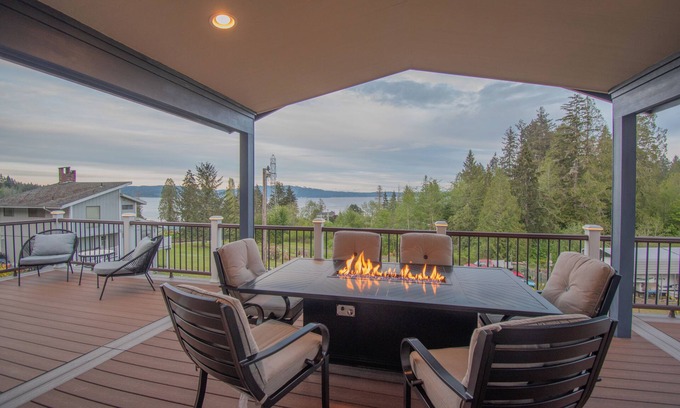 Shelton Maison | Luxury Home Retreat-Sweeping Views + Large Hot Tub