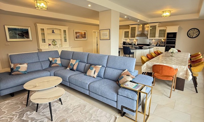 Kilnabrack Upper Maison | Spacious Private 7BR Home Sea Views 10 min drive to Golf/Beach WiFi sleeps 12