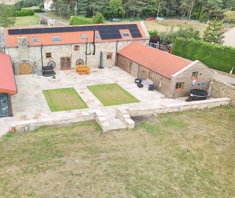 Crook Maison | Luxury Home, The Residence Sleeps 10, 2 Hot Tubs & Scenic Views near Durham & Bishop Auckland