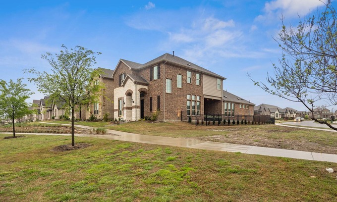 Garland Maison | Luxury Home With Park Views and Amenities