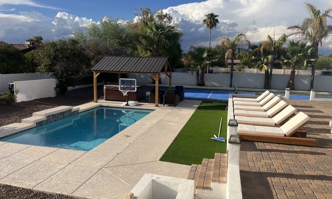 Mesa Maison | Luxury home with pickleball, pool, and hot tub near Scottsdale