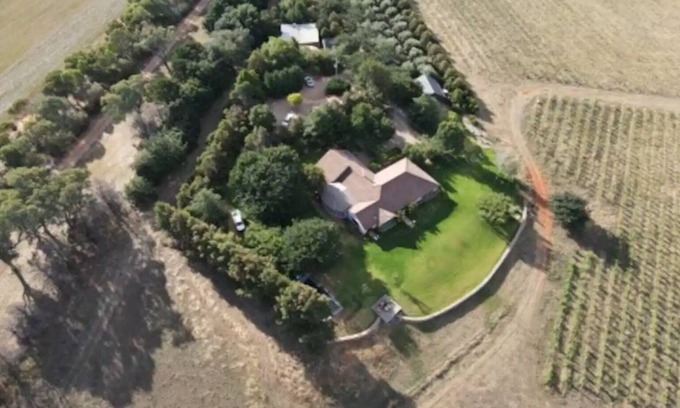 Barwang Maison | Luxury Homestead with Vineyard and Mountain Views