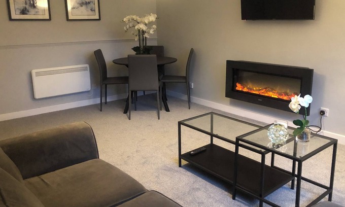 South Queensferry Appartement | Luxury Hotel Style 2 Bedroom Apartment in Sth Queensferry Views to Forth Bridge