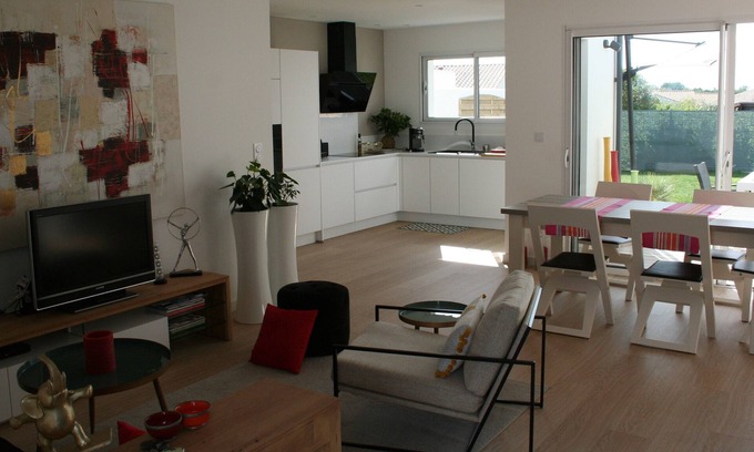 Thaire Maison | Luxury house, garden, thalasso at 6 kms