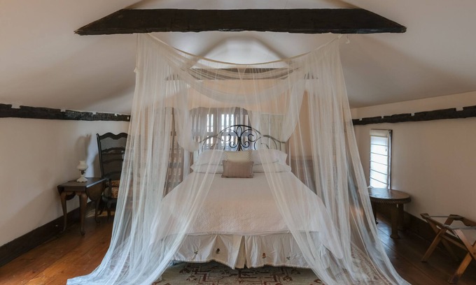 Clarence Maison | Luxury in a Historic Landmark-great restaurants within walking distance!