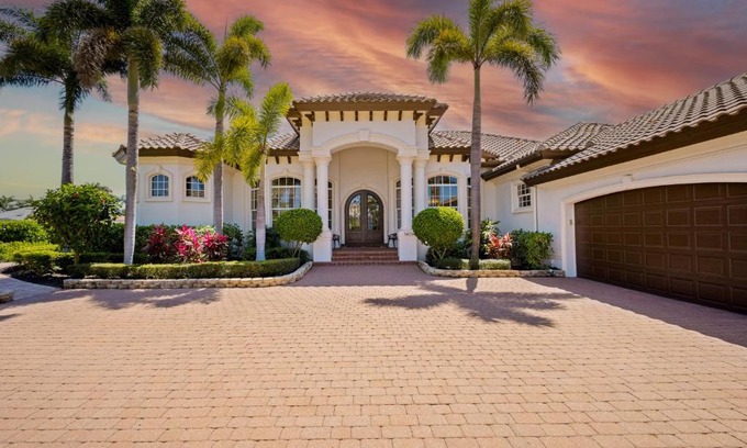 Marco Island Maison | Luxury in Collingswood