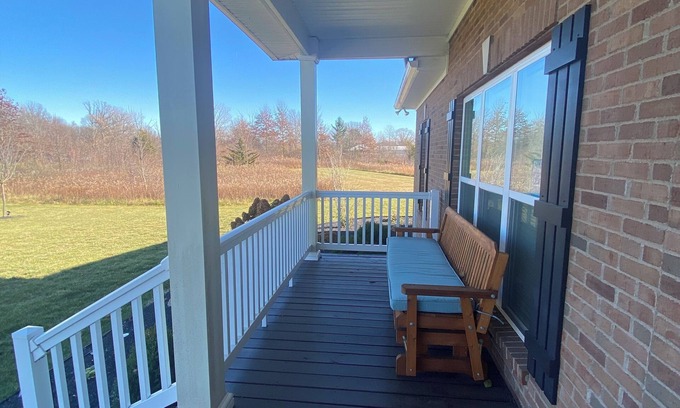 Marysville Maison | Luxury in the Country! Sleeps 8 with patio, nature preserve, & water views!