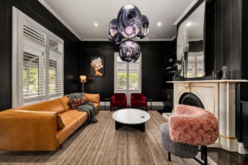 Kangaroo Point Maison | Luxury Inner City Heritage House