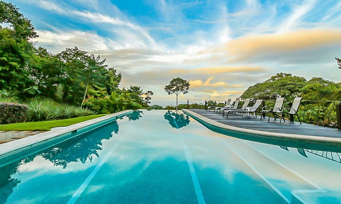 Dominicalito Villa | Villa privée dans la jungle, avec vue sur l'océan, piscine à débordement, faune et air conditionné