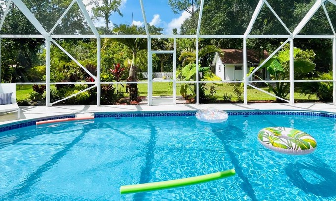 Jupiter Farms Maison | Luxury Jupiter Farm Getaway Pool, BBQ, Game Shed