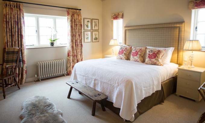 Edington Lit Et Petit-Déjeuner | Luxury King Ensuite Coulston at The Three Daggers