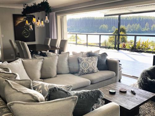 Mangakino Maison | Luxury Lake House Retreat