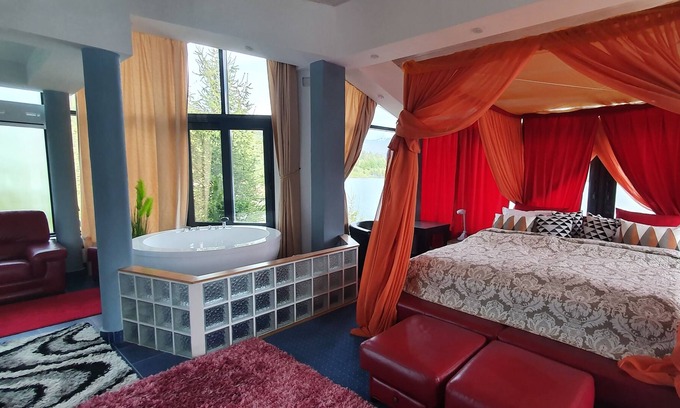 Bistrita Bargaului Maison | Villa française de luxe au bord du lac avec vue, bains à remous