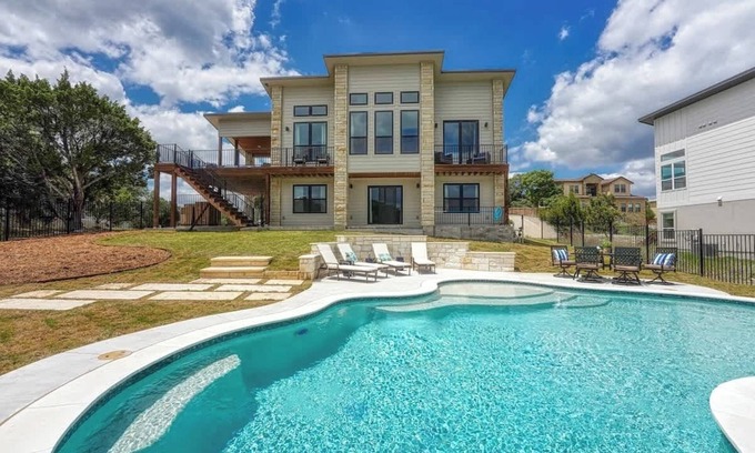 Point Venture Maison | Luxury Lakeview Home w/Pool,Beach,Boat,&Gym Access