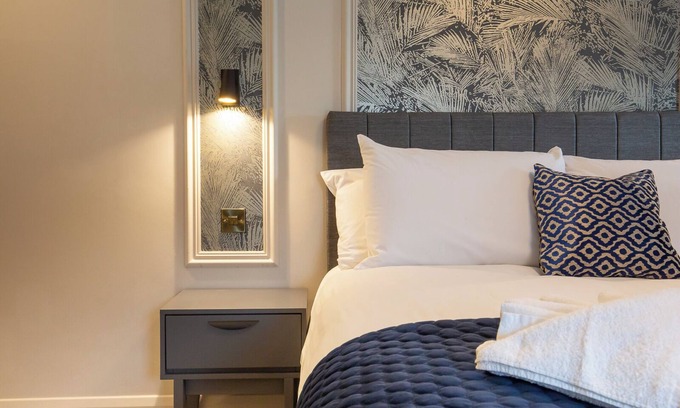 Galway City Centre Maison | Luxury Large bedroom in the heart of Galway City