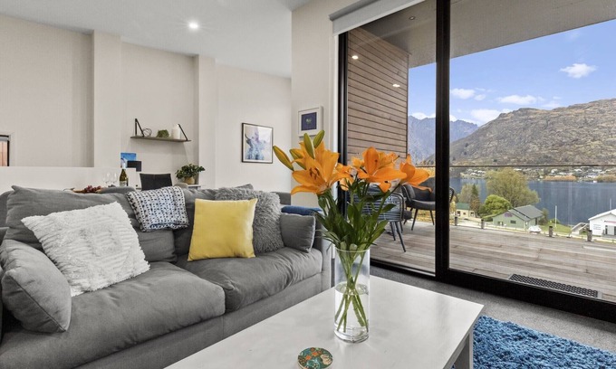 Frankton Appartement | Luxury Livingstone Views - Kea Suite