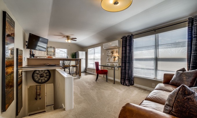 Dallas Maison | Luxury! Location!Private! All NEW Loft style 1/1 in the Heart of East Dallas!