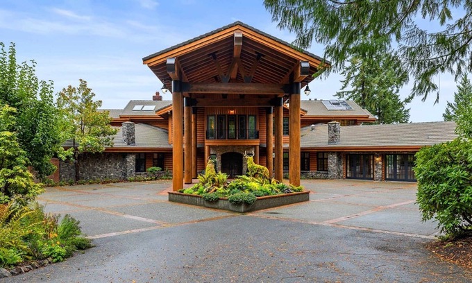 Anacortes Maison | MARCH SPECIAL!!!! Scimitar Ridge Ranch - Luxury Lodge - Sleeps 35 with Indoor P