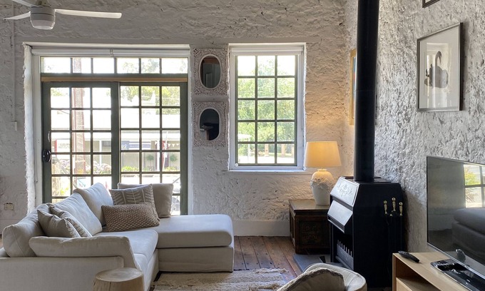 Upper Wakefield Maison | Luxury loft style apartment in the heart of historic Auburn