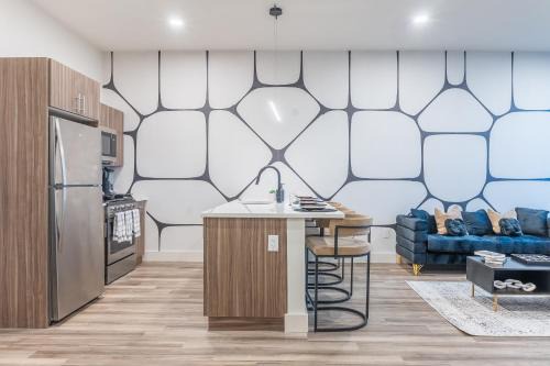 East Orange Appartement | Luxury Lookout with NYC view, 2BR plus Free Parking, Sleeps 8, 20 Percent Off