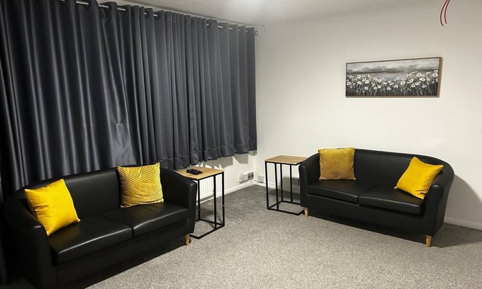 Eastbrook Maison | Luxury Mansion – Spacious & PrivatenMinutes from Elm Park & Hornchurch stations
