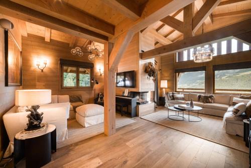 Megeve Chalet De Ski | Luxury Megève Chalet, sleeps 8 with Mountain Views and Jacuzzi