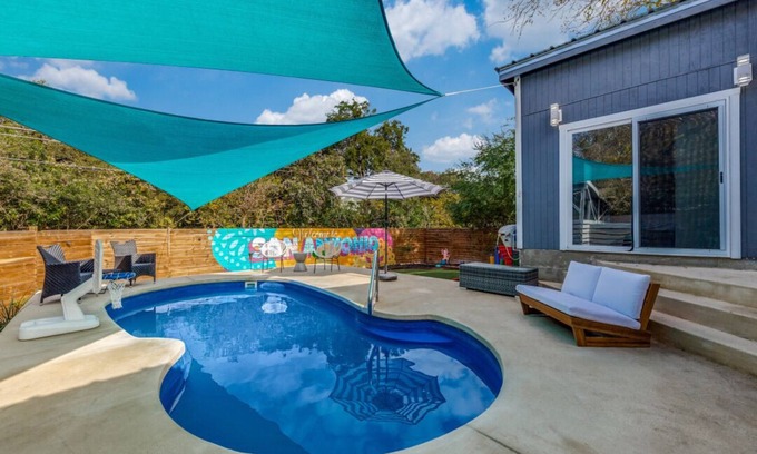Oak Park - Northwood Maison | Luxury Modern Home with Heated Pool/Hot Tub, Pool Table, Poker Room & Games