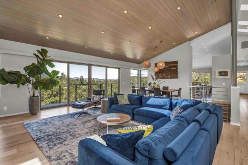 Fetters Hot Springs-Agua Caliente Maison | Luxury Modern Home with Views - 3 Acres, 4000 Sq Ft