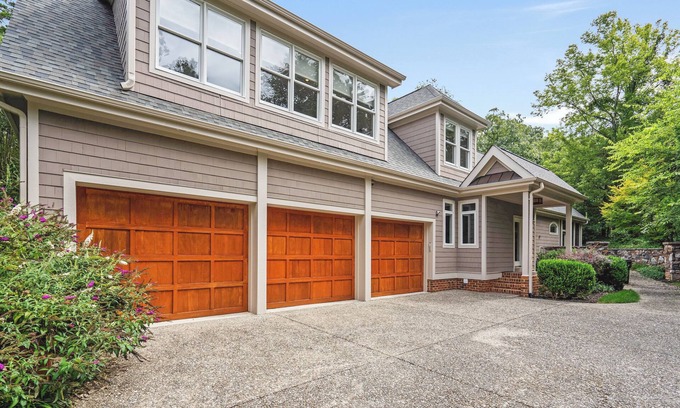 Chapel Hill Maison | Luxury near UNC - 5 King Suites, Pool, Game Room, Spacious
