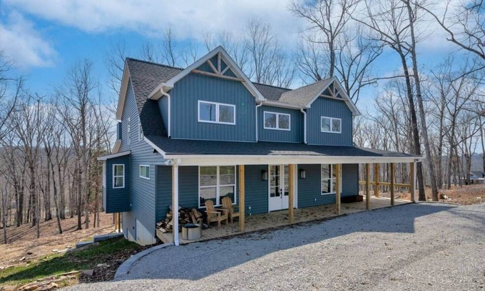 Clarkson Maison | Luxury Nolin Lake Private Retreat | Sleeps 14
