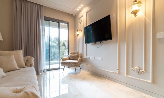 Mahane Israel Appartement | Luxury Oasis in JLM City Center!