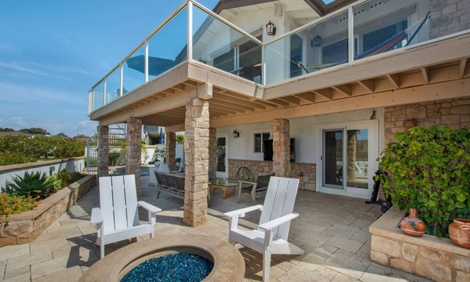 Corona del Mar Maison | Luxury Ocean View Summer Retreat. Gated Community Multiple Pools & Tennis Courts
