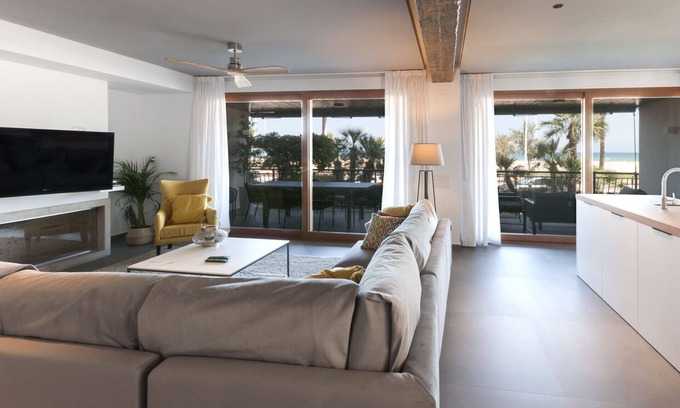 Grau i Platja Appartement | Loft de luxe en bord de mer avec 3 chambres suites avec 190m2