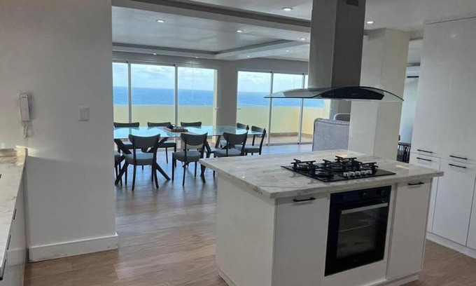 San Geronimo Appartement | Luxury oceanfront big apartament