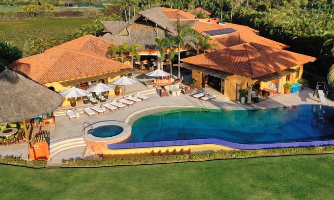 Punta de Mita Villa | Villa de luxe en bord de mer, service de classe mondiale, salle de sport, chef privé, entièrement équipé