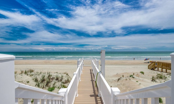 Long Bay Estates Maison | 6 chambres à coucher Oceanfront Beach House w / piscine et bain à remous! Par Luxury Beach Rentals