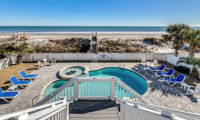 Long Bay Estates Maison | The Palms (anciennement "Southern Exposure") Luxury Oceanfront w Pool & Hot Tub