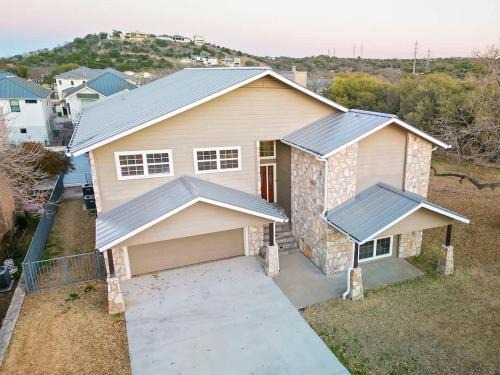 Horseshoe Bay Maison | Luxury on Lake LBJ with Hot Tub Firepit & Boat Slip