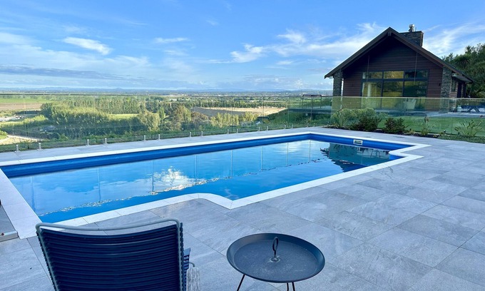 Papamoa Maison | Luxury Papamoa escape, heated pool, amazing views, a family paradise!