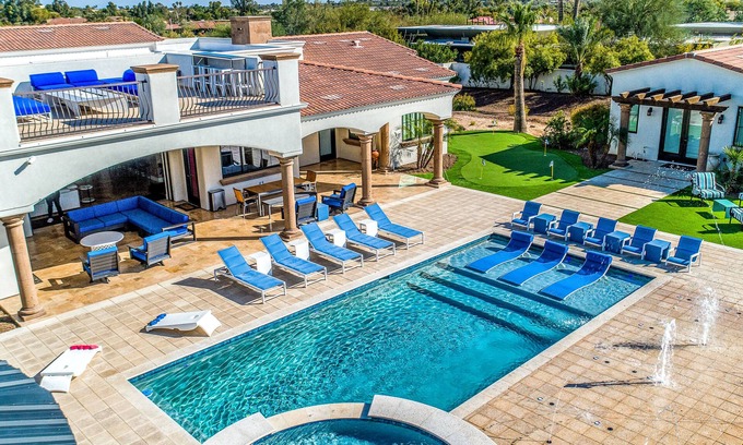 Paradise Del Este Maison | Grande villa avec beaucoup de chambres en suite. Maison amusante avec des jeux et de superbes vues!