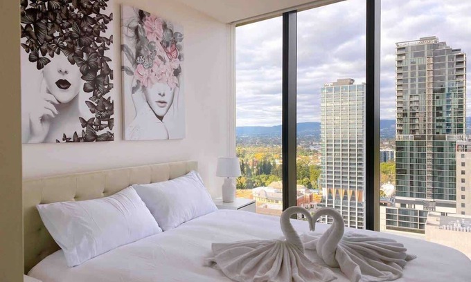 Adelaide Central Business District Appartement | Luxury Parisian Paradise - Gym - BBQ