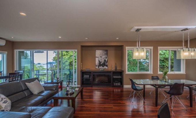 Regional District of Nanaimo Appartement | Luxury Penthouse Downtown Nanaimo