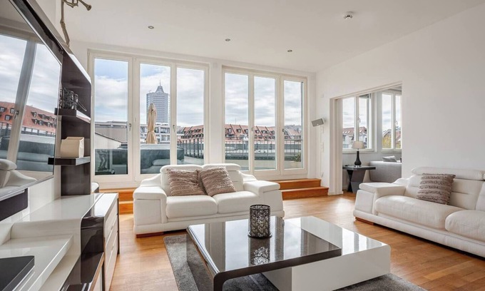 Mitte Appartement | Luxury penthouse Leipzig Markt/ Thomaskirche with 5 comfortable double bedrooms
