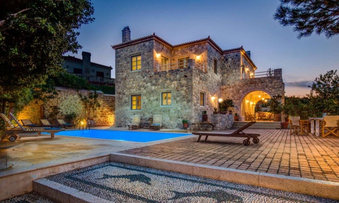 Agii Anargiri Villa | Villa de luxe avec piscine Arte à Spetses
