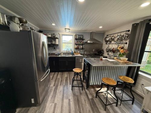 Bucksport Maison | Luxury Poolside Suite with Views + Private Hot Tub