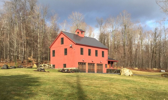 Stratton and Bromley Ski Areas Maison | Poteaux et granges de luxe sur 10 acres - Week-ends de ski encore disponibles