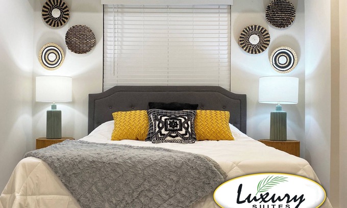 Palm Beach Gardens Appartement | Luxury, Private Suite in cool Palm Beach Gardens with WiFi, AC