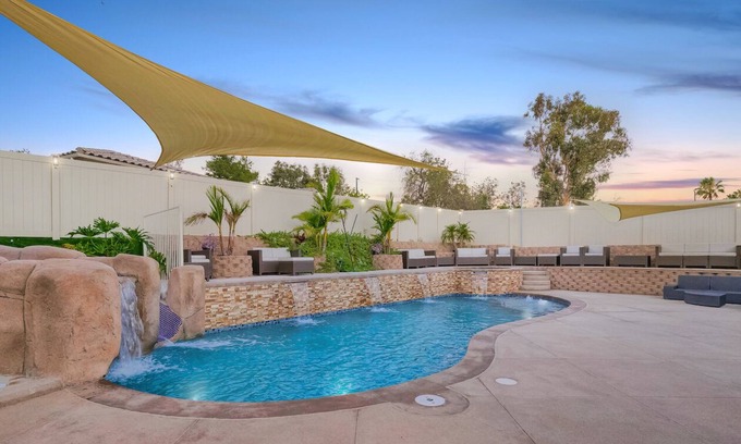 Mount Helix Maison | Luxury Private Oasis- 2 King Suites - Pool-Spa-Fire Pit-Sauna-Arcades-Playground
