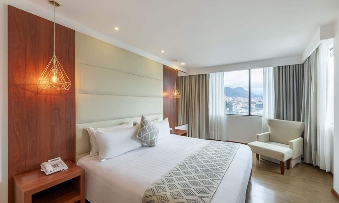Calle 100 Hôtel | Luxury Redefined! Free Parking, Short Drive to Parque de la Independencia
