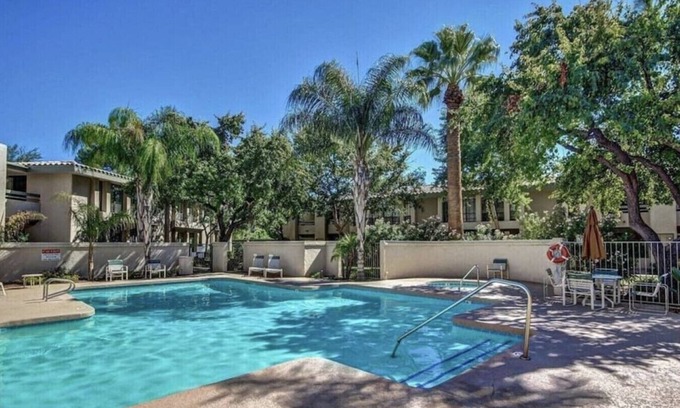 Cloisters Appartement | *Luxury/ Relax/ Secluded/ Walk to Everything/ Golf